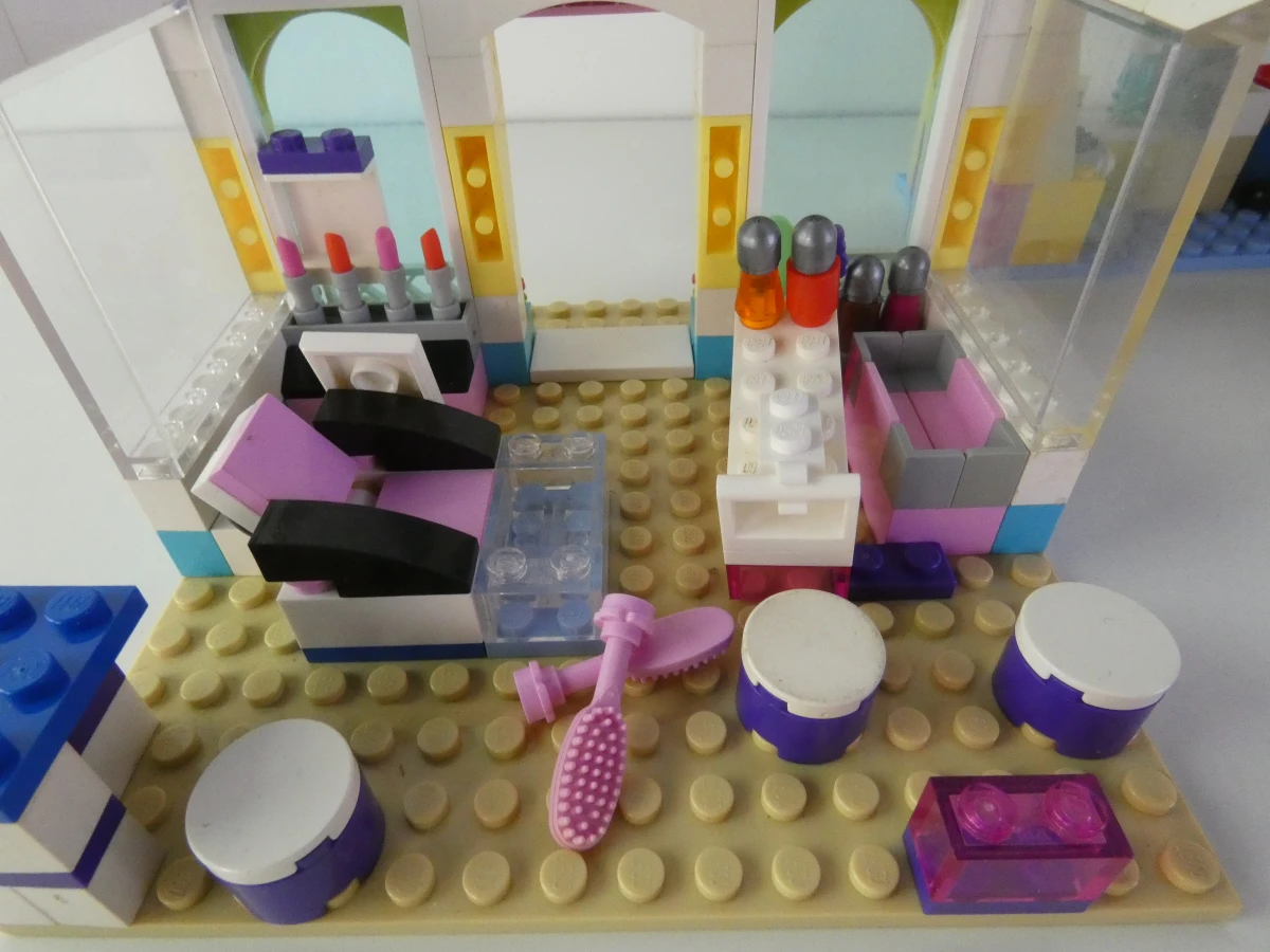 LEGO Friends - uitgebreide bouwset met gebouwen en accessoires - foto 15