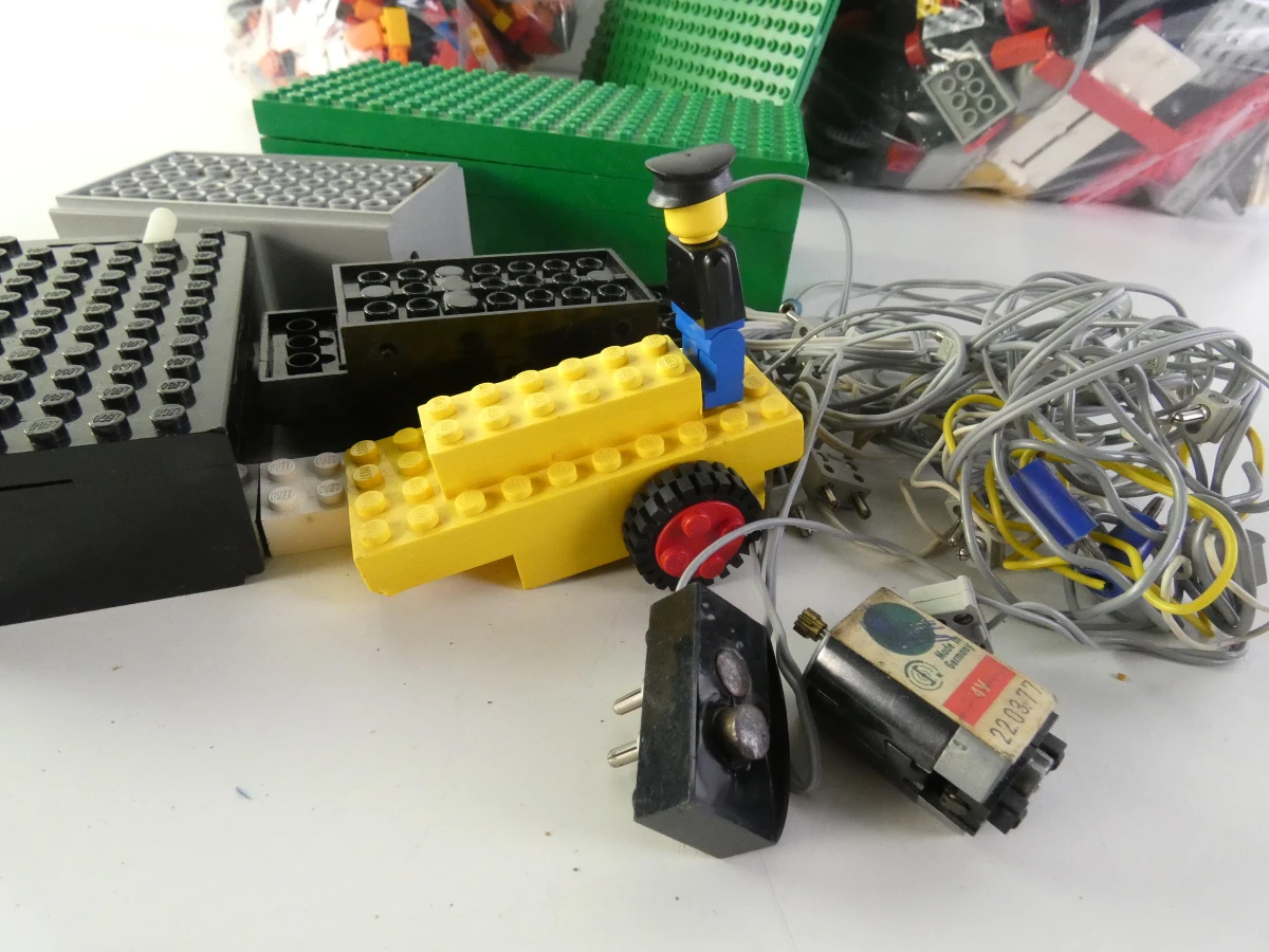 Grote Kavel Vintage LEGO Trein & Stad (Jaren '70/'80) – Met Blauwe Rails - foto 14