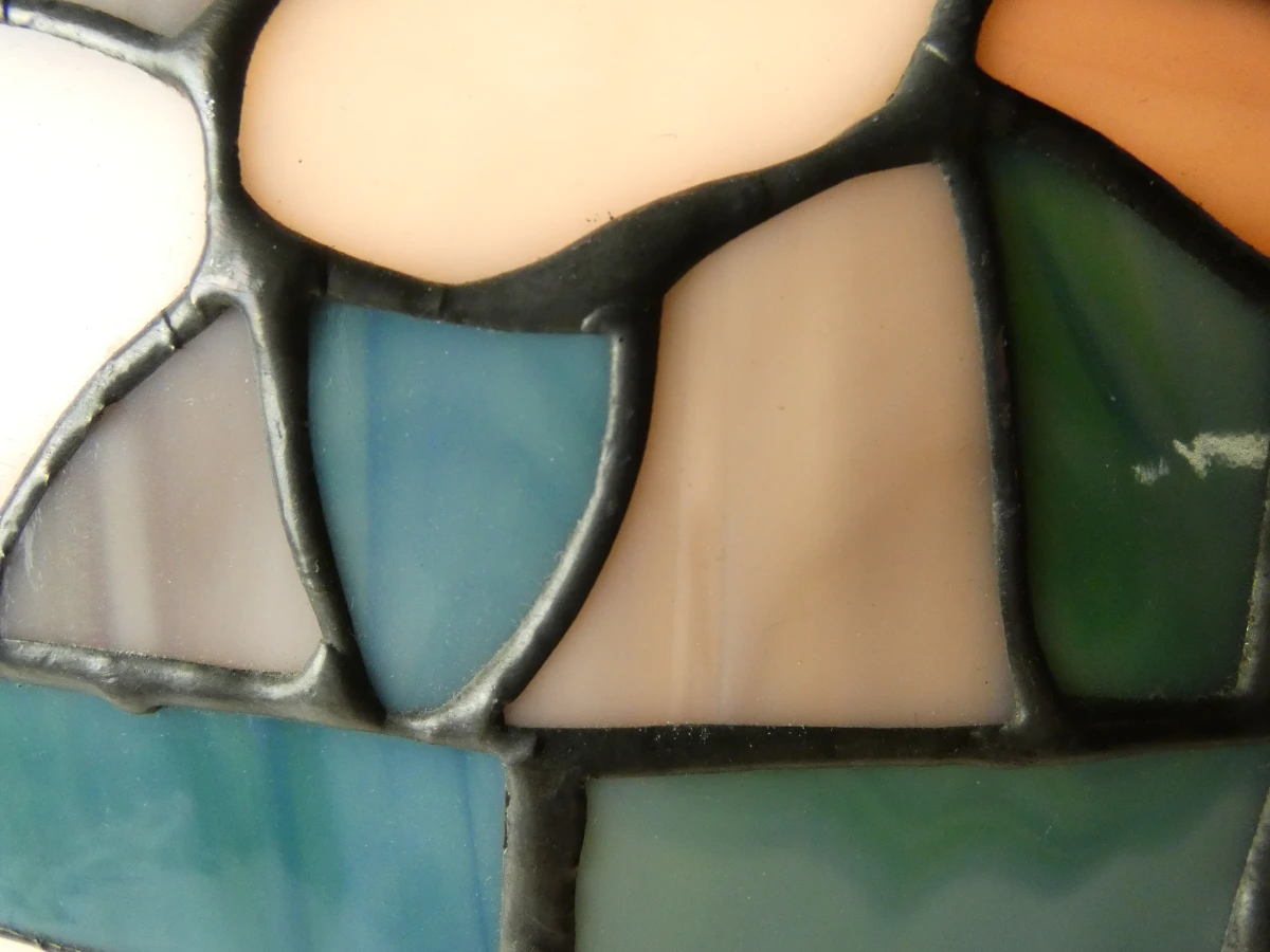 Tiffany stijl tafellamp met gekleurd glas en metalen voet - foto 6