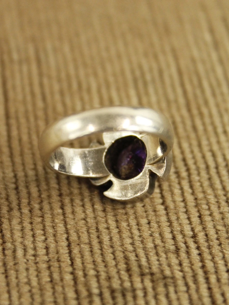 Sterling zilveren ring met paarse gefacetteerde steen - foto 4