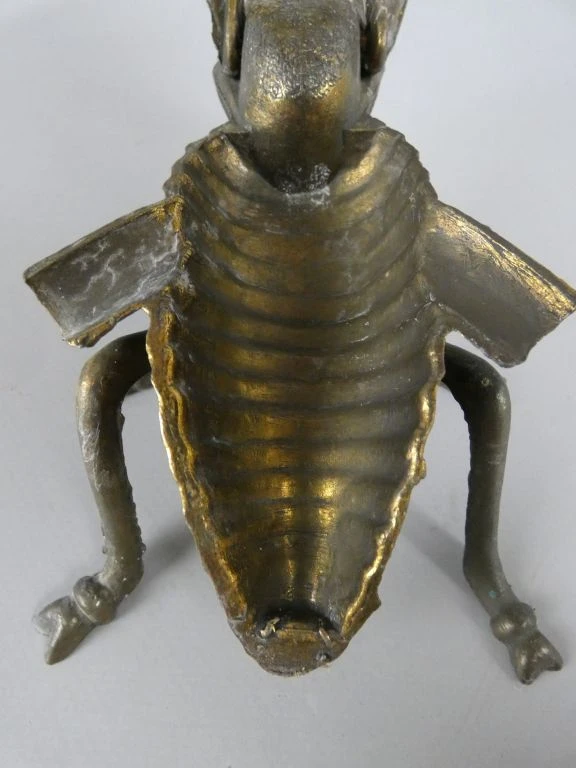 Decoratieve metalen insectenbeeldje met beweegbare vleugels - foto 4