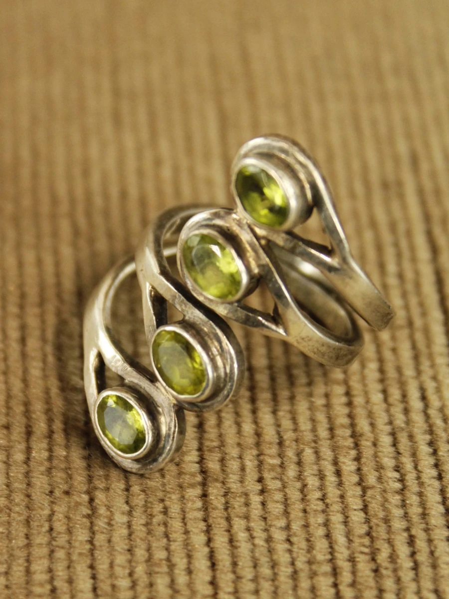 Sterling zilveren ring met groene stenen - foto 2