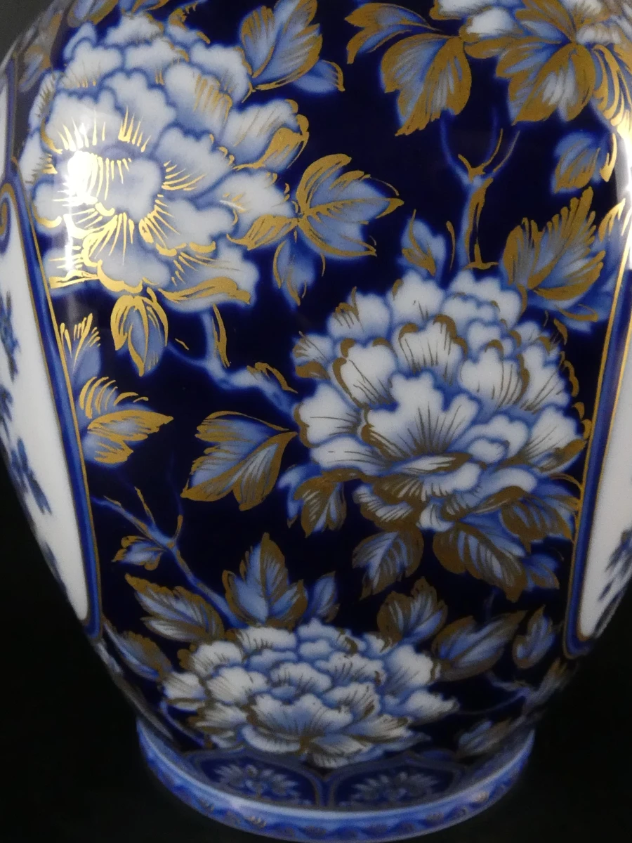 Porseleinen dekselvaas met pauwen en bloemenmotief - foto 7