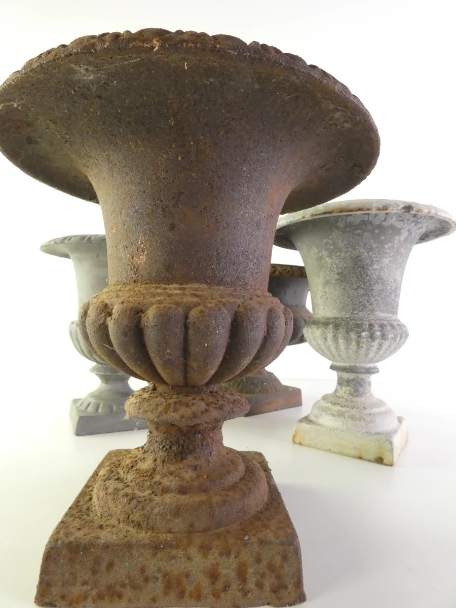 Set van 4 decoratieve gietijzeren tuinvazen in Medici stijl - foto 2