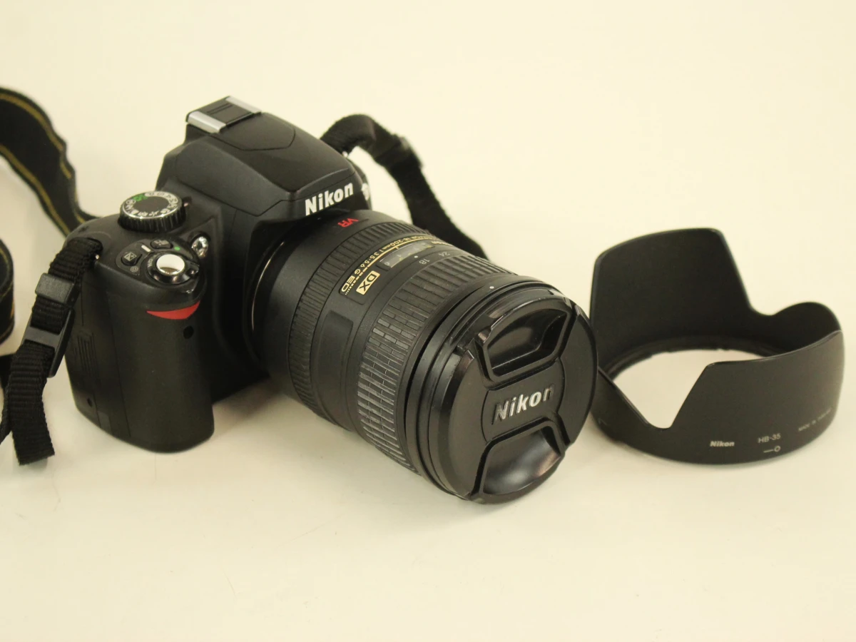 Nikon digitale D60 spiegelreflexcamera met lens, lader en draagtas - foto 3