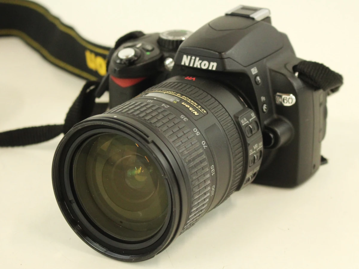 Nikon digitale D60 spiegelreflexcamera met lens, lader en draagtas - foto 5