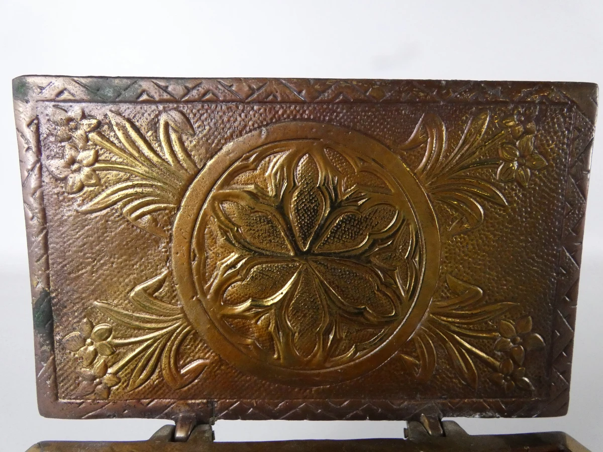 Vintage neogotisch bronzen/messing kistje - foto 3