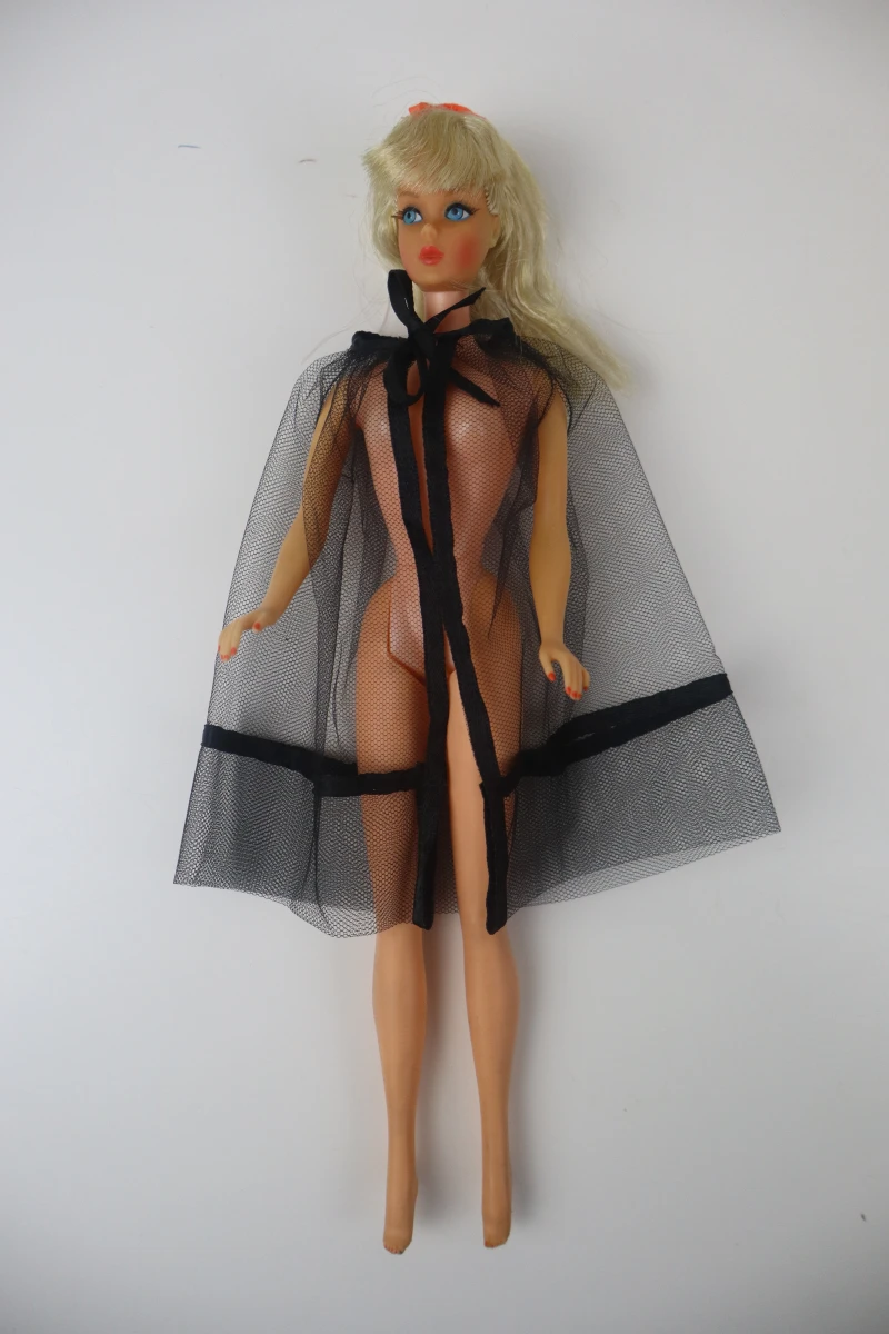 Barbie TNT #1160 met Black Magic Cape - foto 2