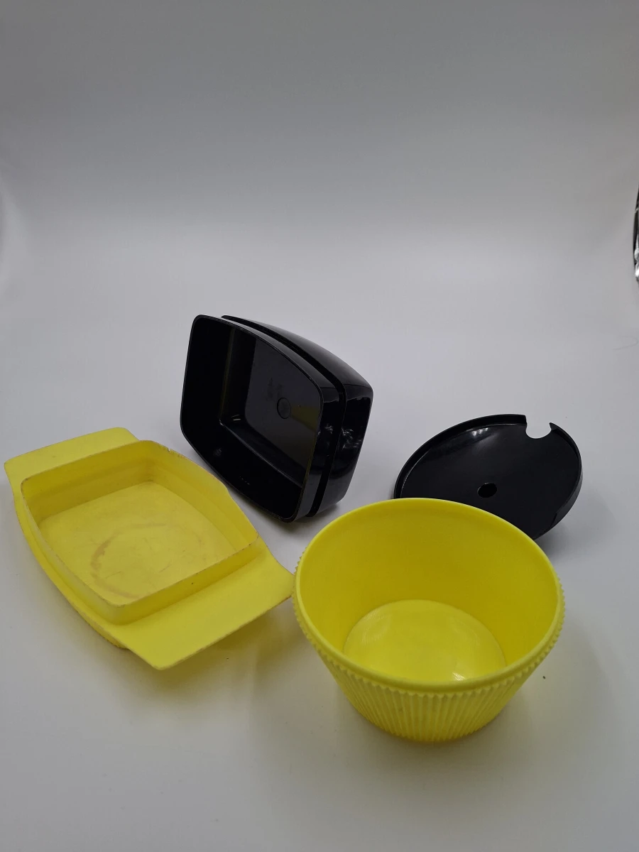 Retro plastic botervlootje en confiruurpotje in geel en zwart - foto 4