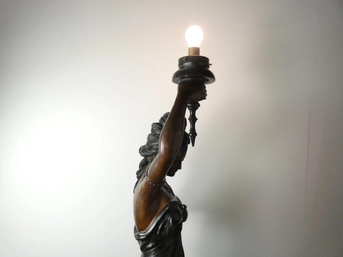 Imposante sculpturale vloerlamp in Art Nouveau-stijl - foto 4