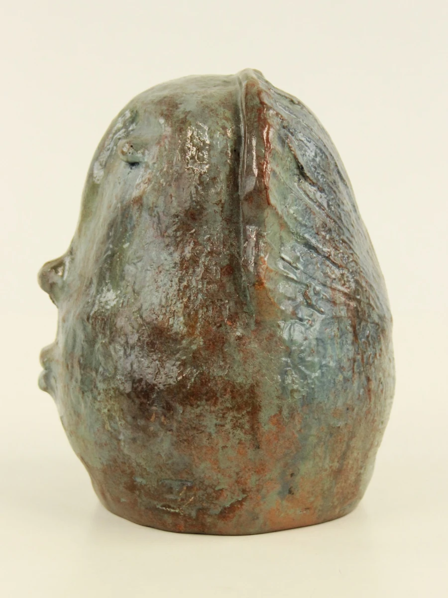 Expressief geglazuurd terracotta hoofd in groen- en bruintinten - foto 3