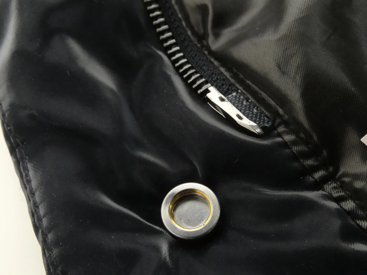 Zwarte lange gewatteerde damesjas met capuchon - Guess - foto 17