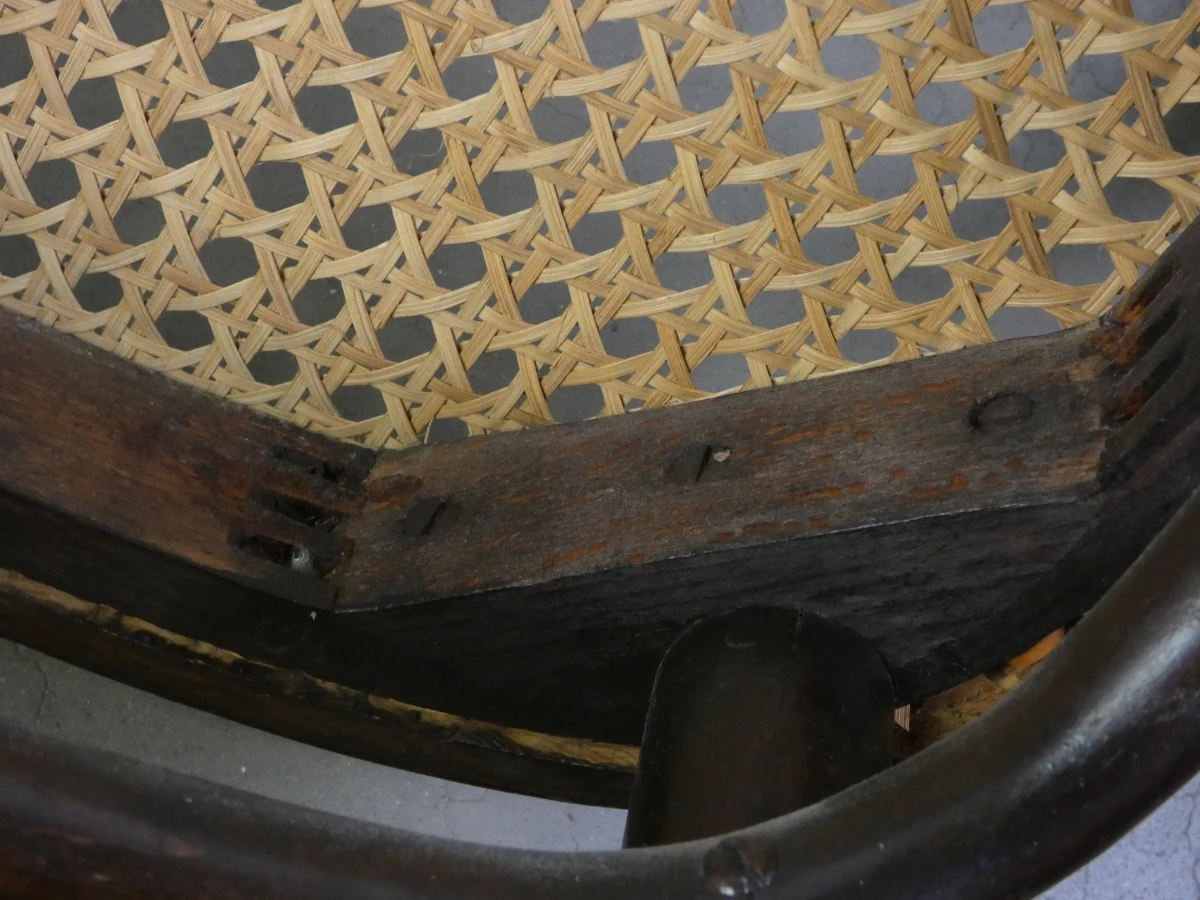 Vintage Thonet-stijl armstoel met rotanzetting - foto 18