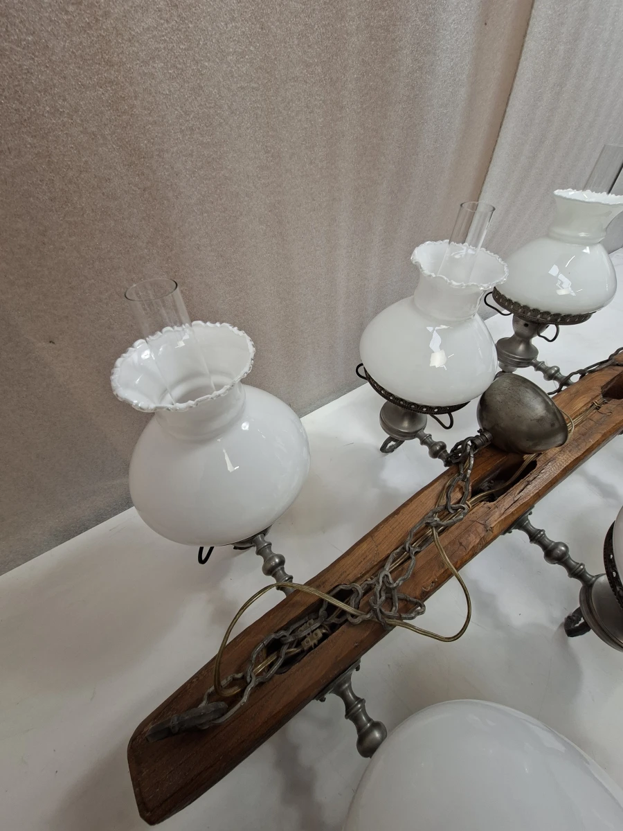 Grote Rustieke Antieke Stijl Hanglamp – 6-Lichts Petroleummodel op Robuuste Houten Balk - foto 4