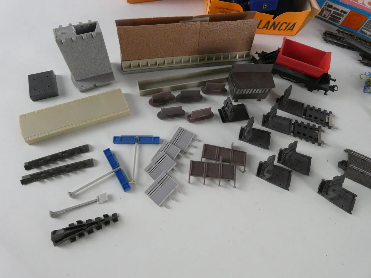 Märklin H0 - Vintage partij modelspooraccessoires. - foto 2