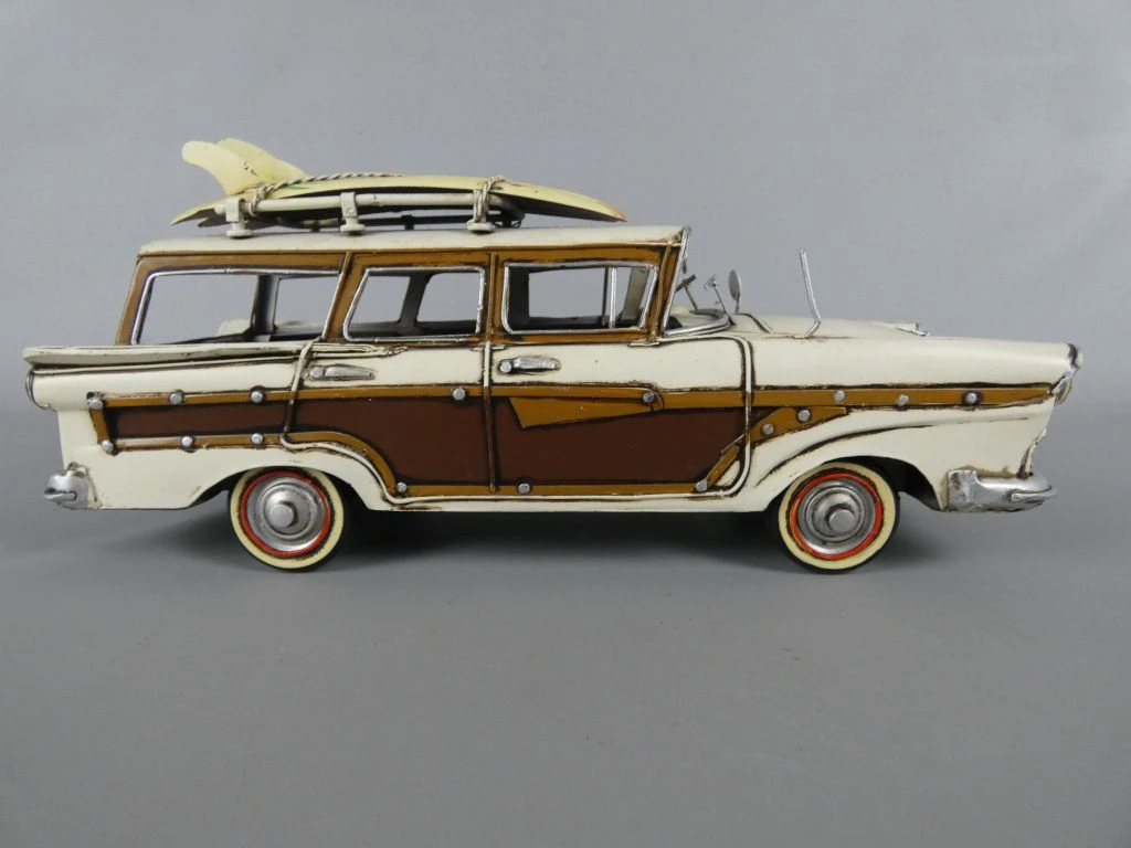 Decoratief metalen modelauto met surfplanken uit 1957 - foto 3