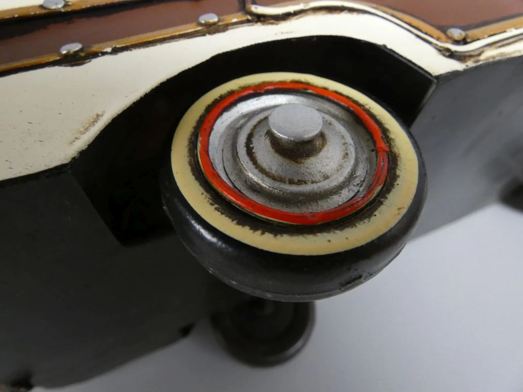Decoratief metalen modelauto met surfplanken uit 1957 - foto 10