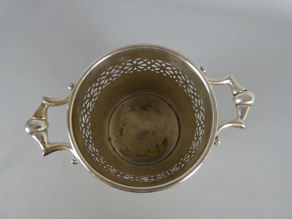 Zilverkleurige wijnkoeler met decoratief patroon - foto 3