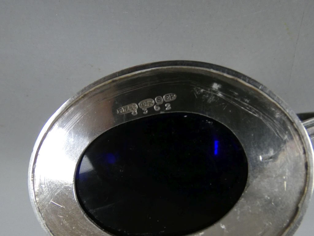 Verzilverd doosje met blauw glazen binnenwerk - foto 7