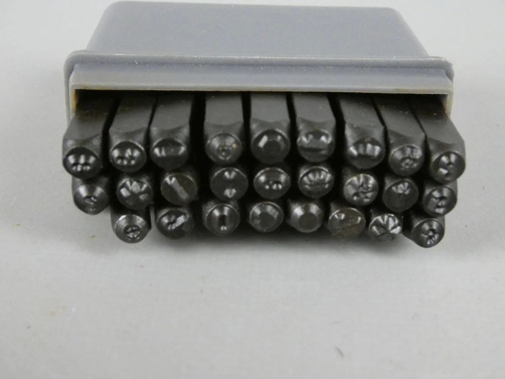 Set metalen stempels met letters en cijfers - foto 3