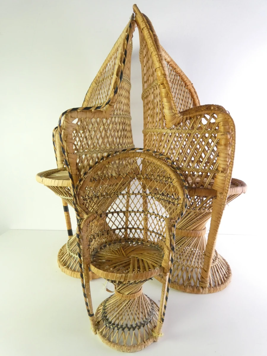 Set van 3 vintage rotan stoelen – decoratieve pauwenstoel en twee kinderstoelen - foto 3