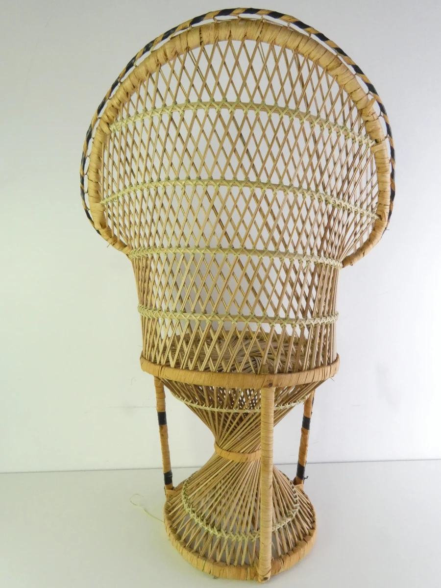 Set van 3 vintage rotan stoelen – decoratieve pauwenstoel en twee kinderstoelen - foto 11