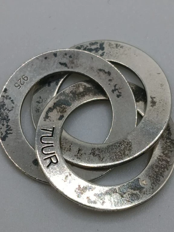 Zilveren ketting met drie verbonden ringen - foto 3