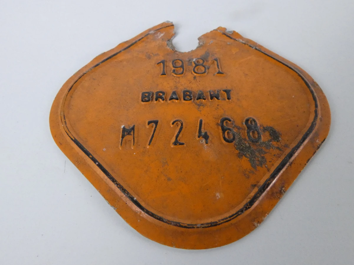 Verzameling vintage Belgische metalen fietsbelastingplaatjes - foto 2