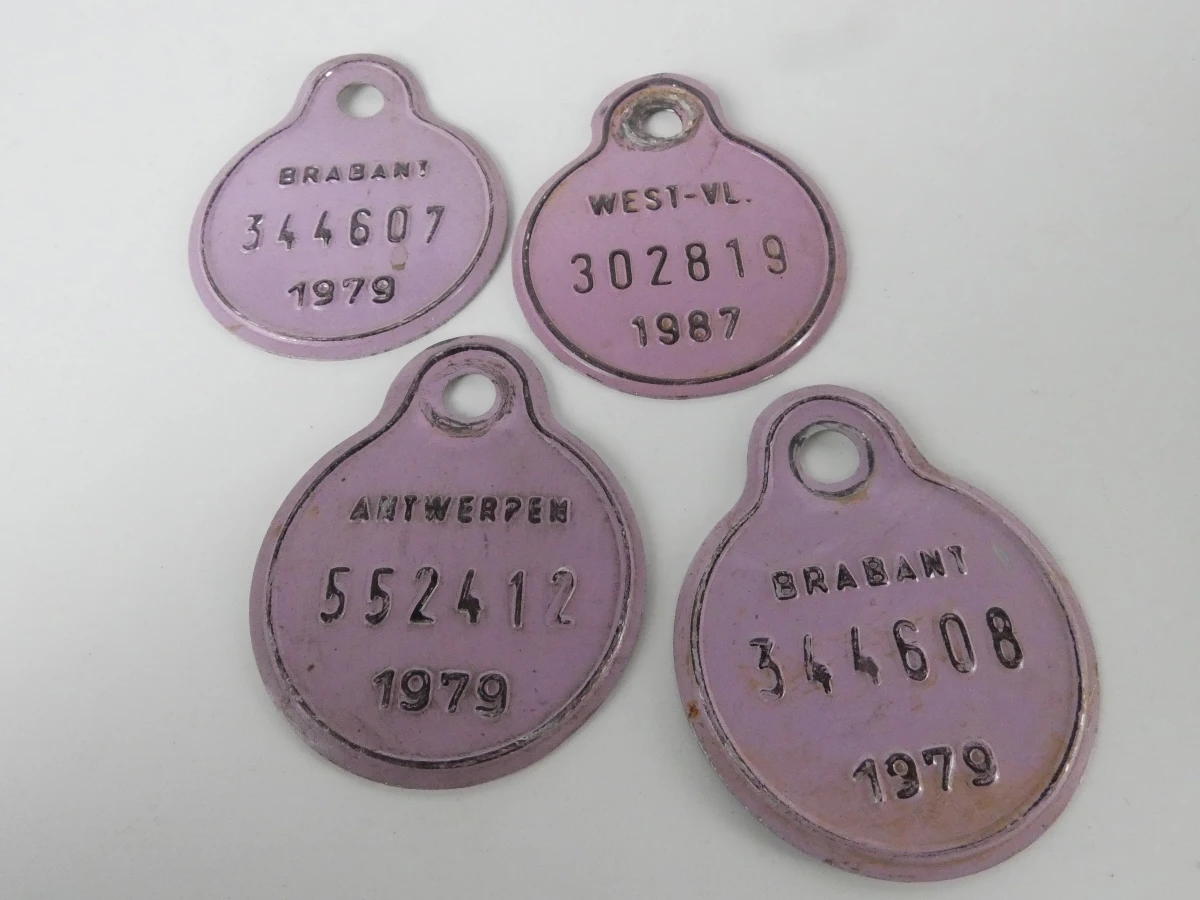 Verzameling vintage Belgische metalen fietsbelastingplaatjes - foto 9