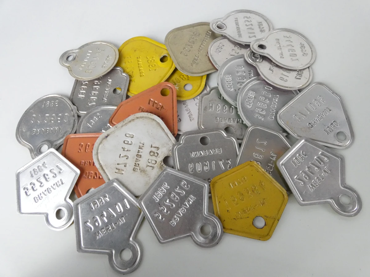 Verzameling vintage Belgische metalen fietsbelastingplaatjes - foto 12