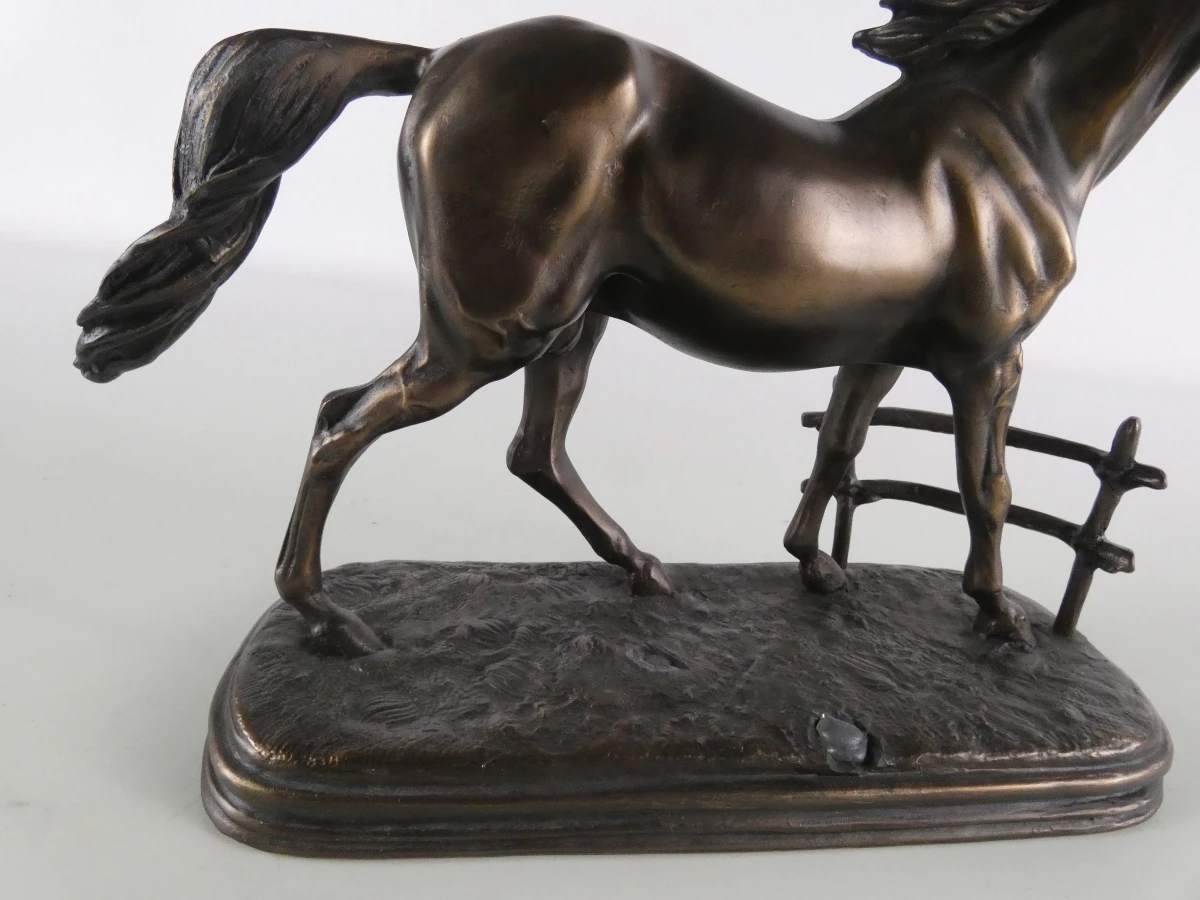 Decoratief paardenbeeld op sokkel – O. Tupton / O.T.T. – koudgegoten brons - foto 6