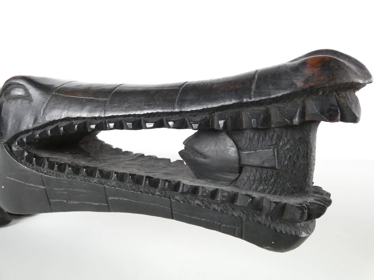 Handgesneden houten krokodil - foto 2