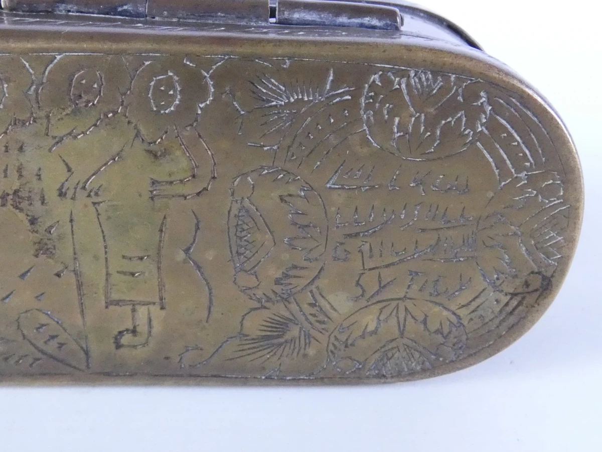 Vintage tabaksdoos met handgravures - foto 10
