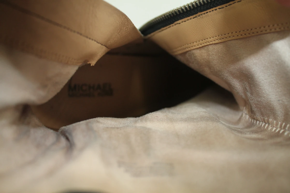 Zwarte Suede Enkellaarsjes - Michael Kors Maat 40 - foto 11