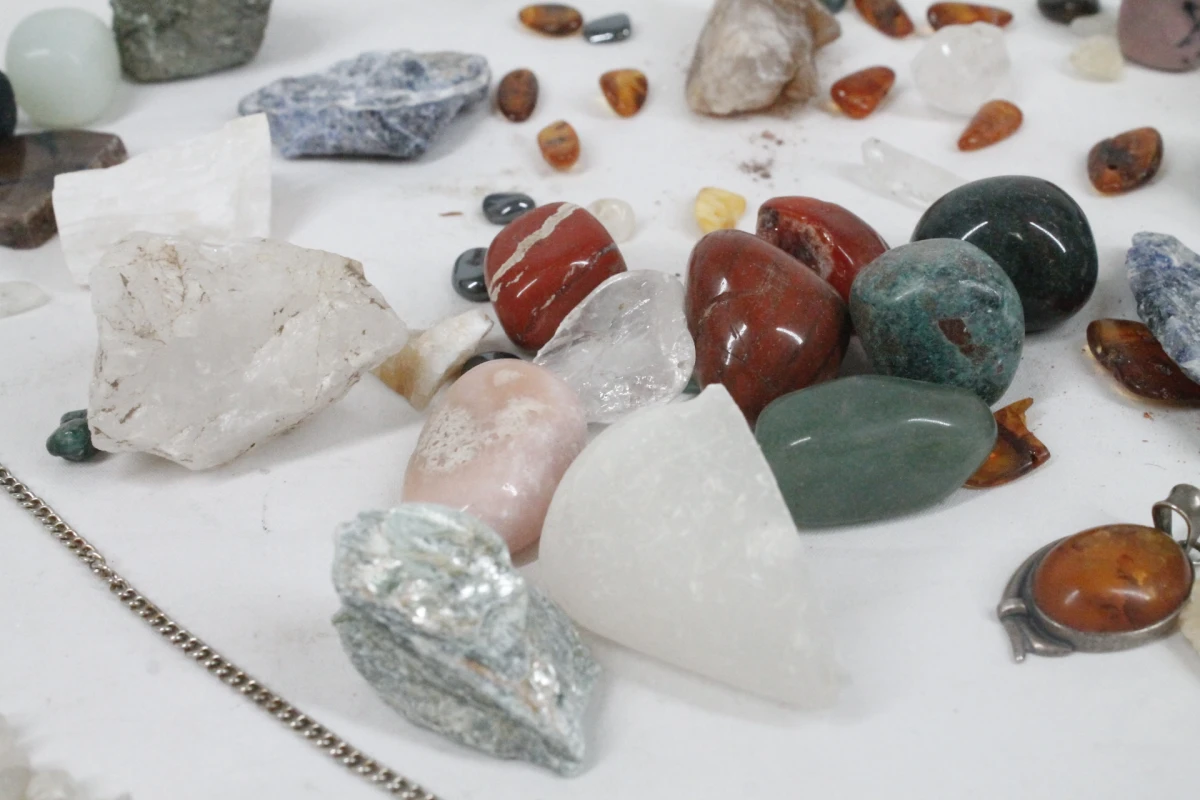 Lot kristallen en mineralen - foto 8