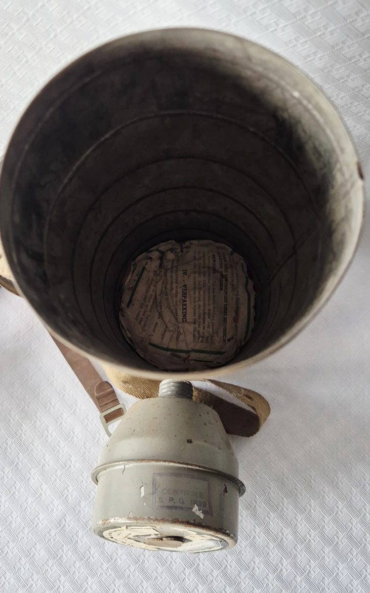 Belgisch gasmasker type L.702 - foto 8