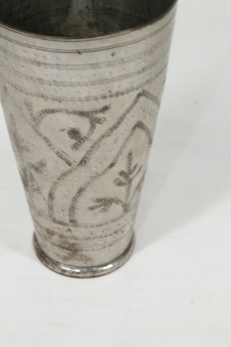 Traditionele Indiase lassi-beker - foto 3