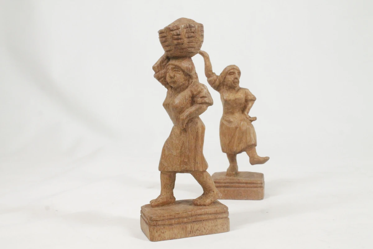 2 Handgesneden beeldjes - foto 2