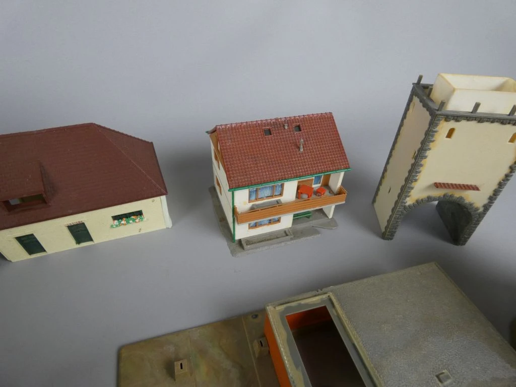 Set van diverse modelhuisjes voor modelbouw - foto 7