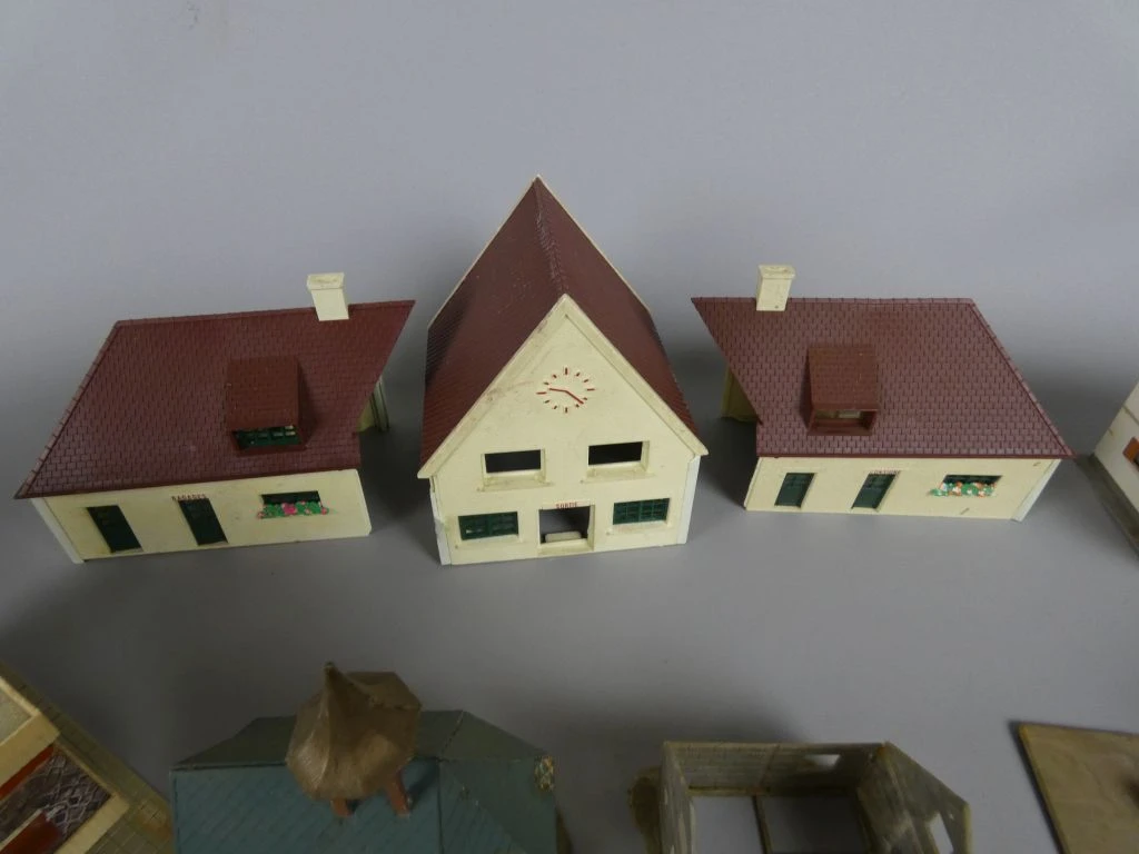 Set van diverse modelhuisjes voor modelbouw - foto 6
