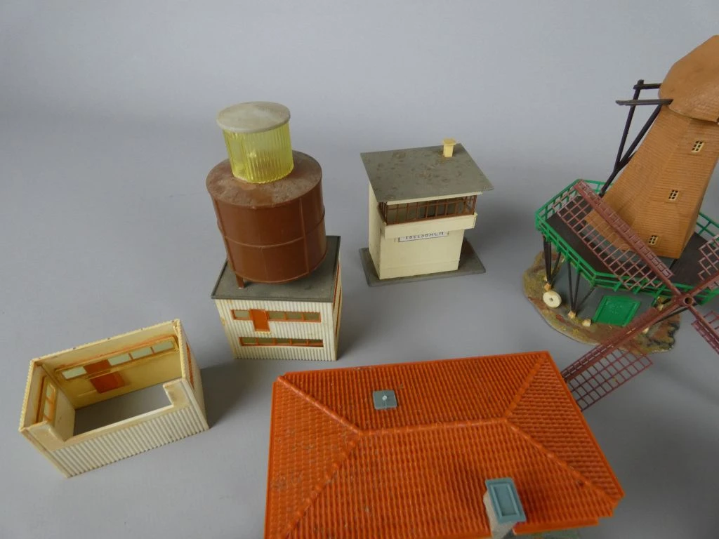 Set van diverse modelhuisjes voor modelbouw - foto 3