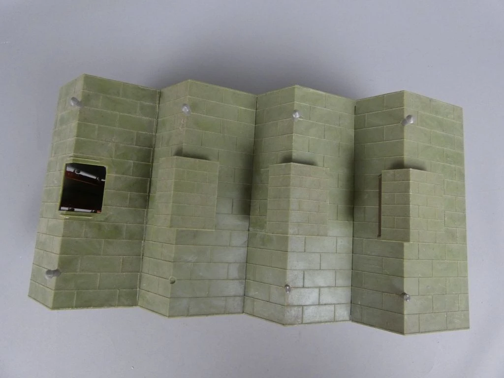 Modelbouw fabriekshal met groene daken - foto 6