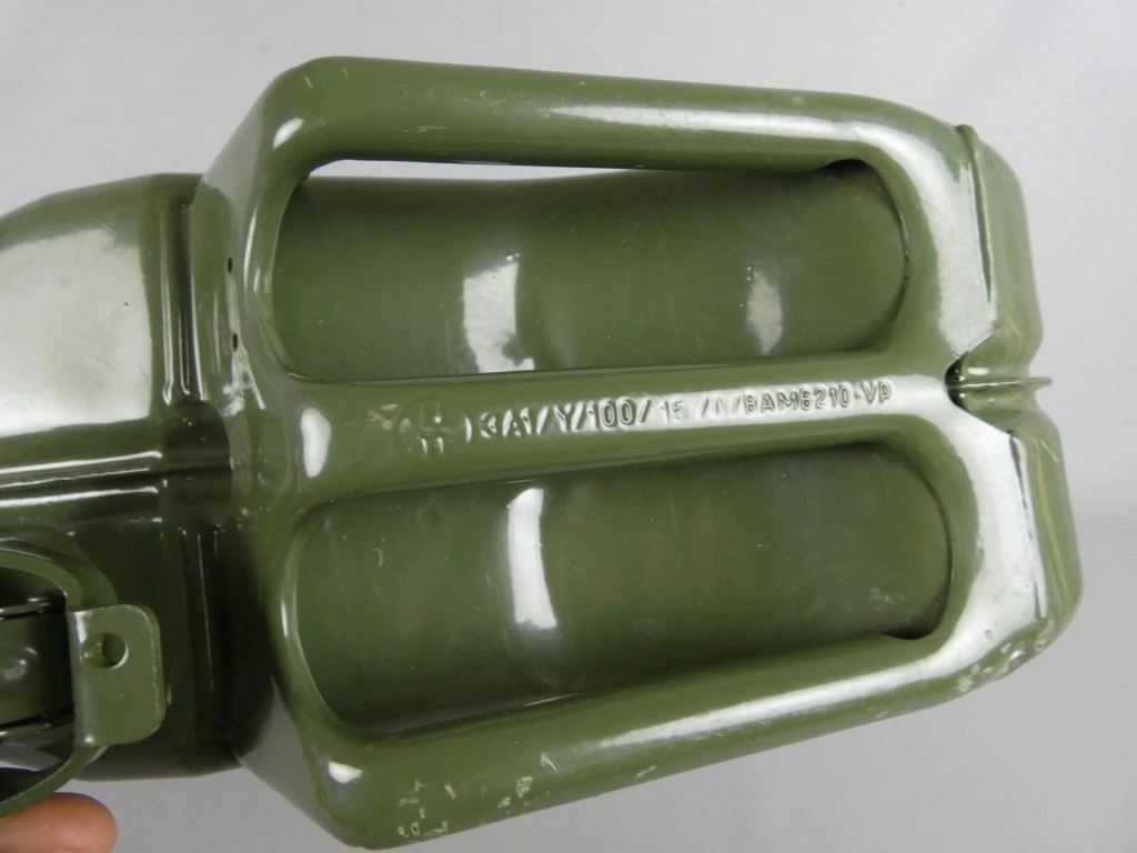 Groene metalen jerrycan 20L - foto 7