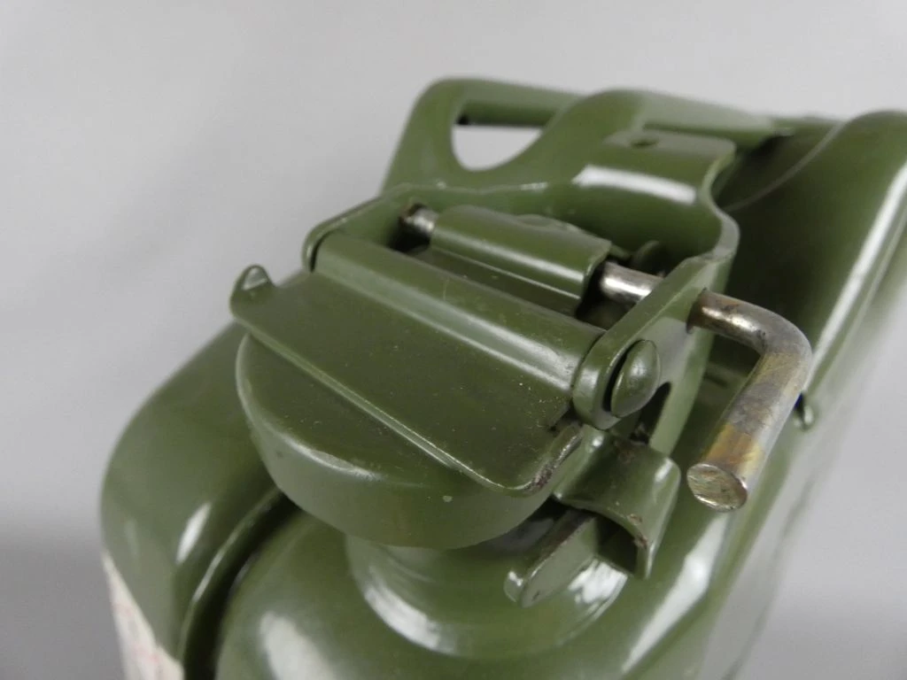 Groene metalen jerrycan 20L - foto 5