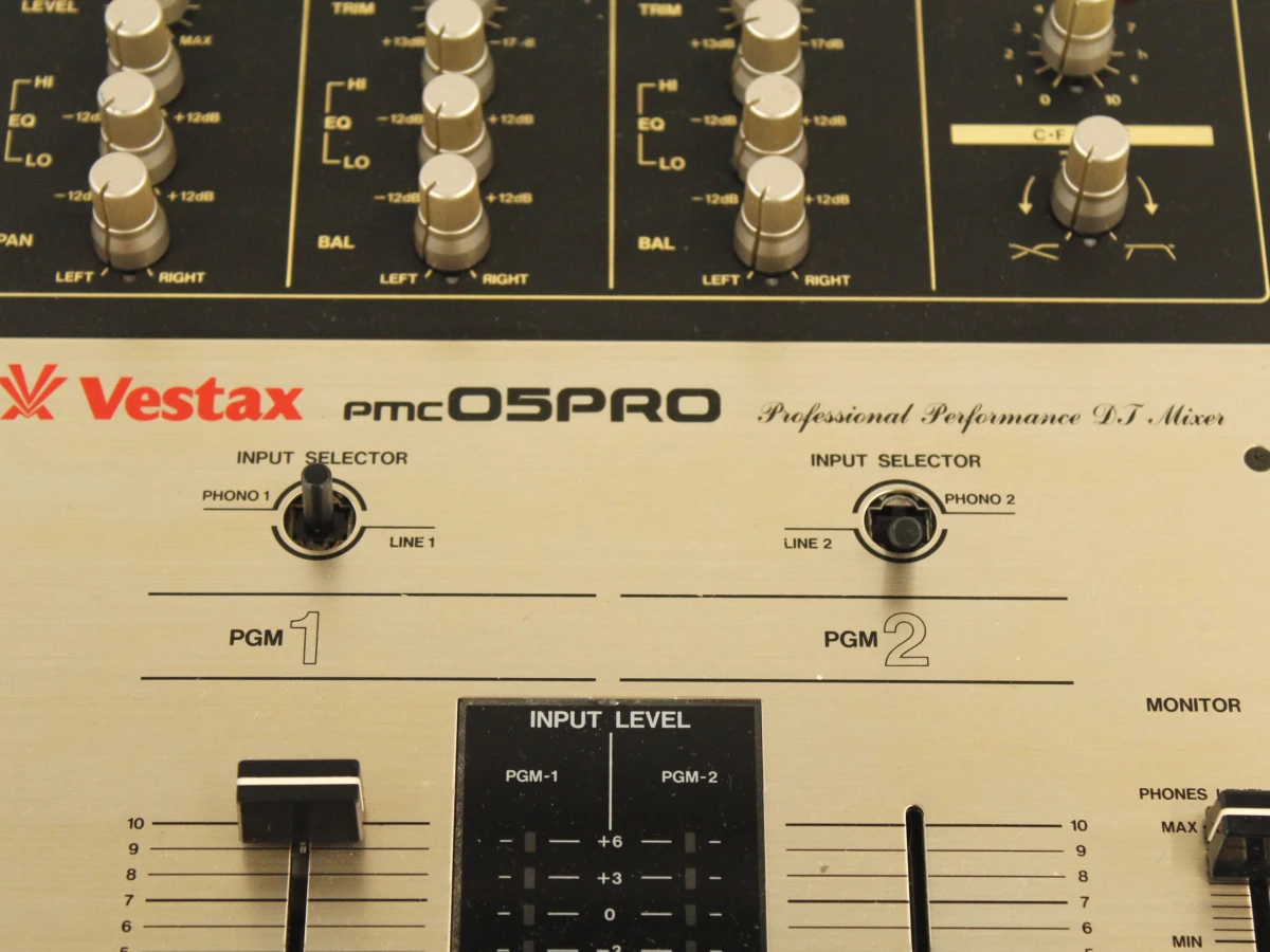 Vestax PMC-05Pro – Professional Mixing Controller - foto 4