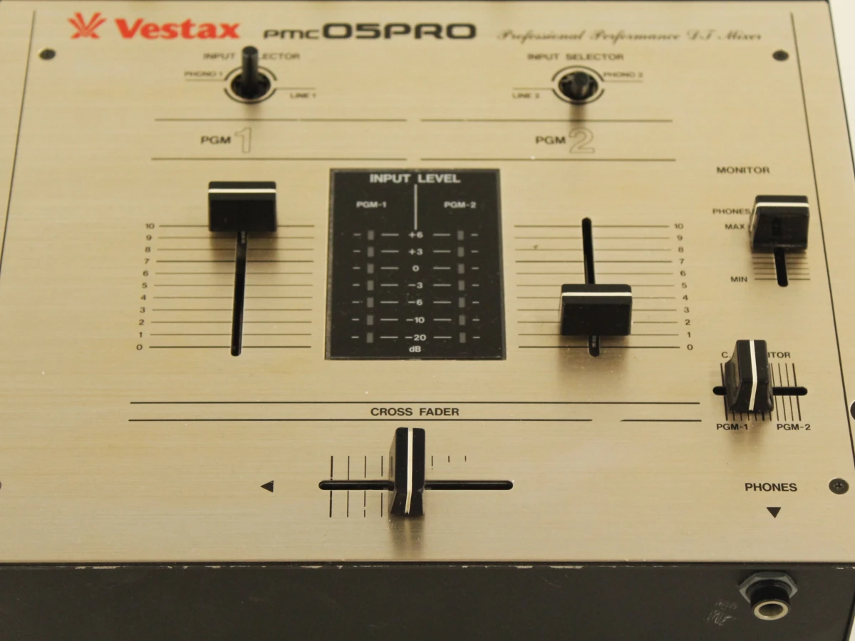 Vestax PMC-05Pro – Professional Mixing Controller - foto 5