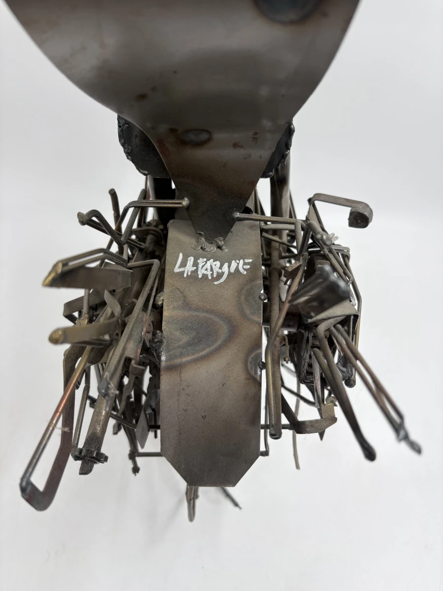 Brutalistisch metalen sculptuur 'Figuur op fiets' – Lafargue - foto 5
