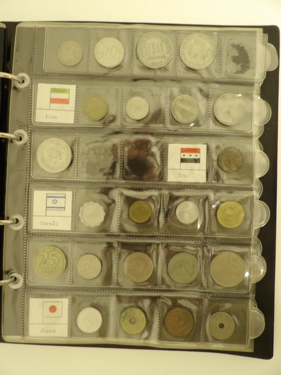 Verzamelalbum oude Aziatische munten (ca. 171 stuks) - foto 4
