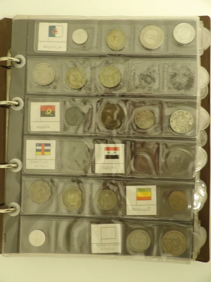 Verzamelalbum oude munten uit Afrika, Noord-Amerika, Centraal-Amerika, Zuid-Amerika en Oceanië (ca. 223 stuks) - foto 2