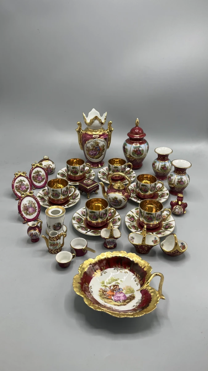 Miniatuur porselein Limoges France Fragonard verzamelset bordeaux en goud - foto 5